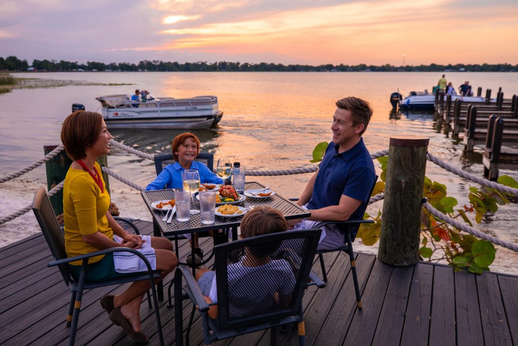 Exploring Central Florida's Waterfront Dining Experience